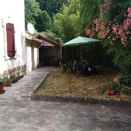 別荘 Maisonnette De Campagne Salles